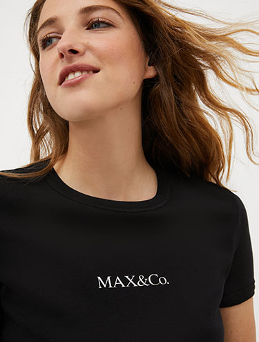 Slim-fit logo-print T-shirt - black - MAX&Co.